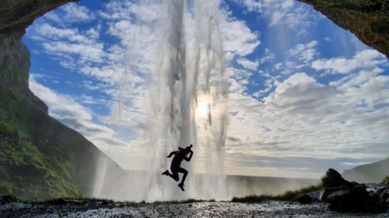 Seljalandsfoss behind