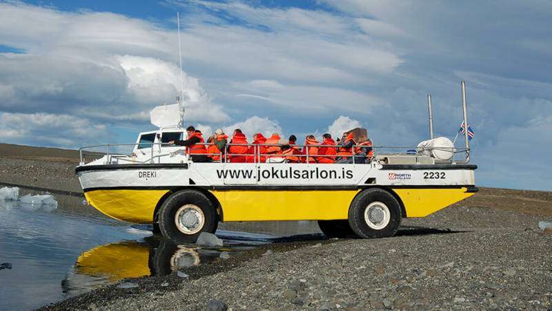 Amphibious Boat going into the glacier lagoon