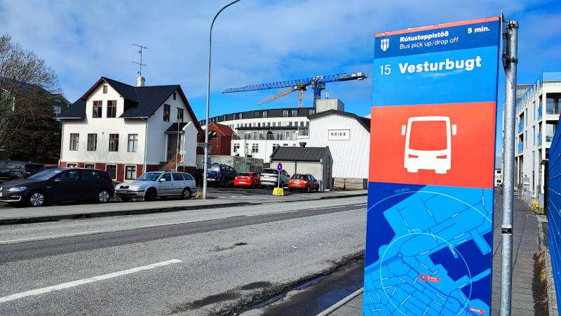 Bus Stop 15 - Vesturbugt from the road