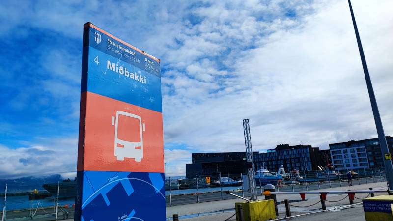 Bus Stop 4 - Miðbakki vith Harpa