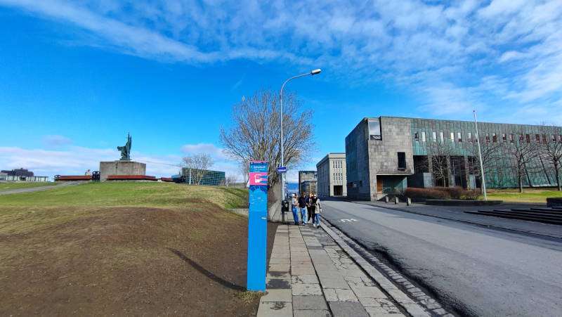Bus Stop 6 - Safnahúsið (Culture House)